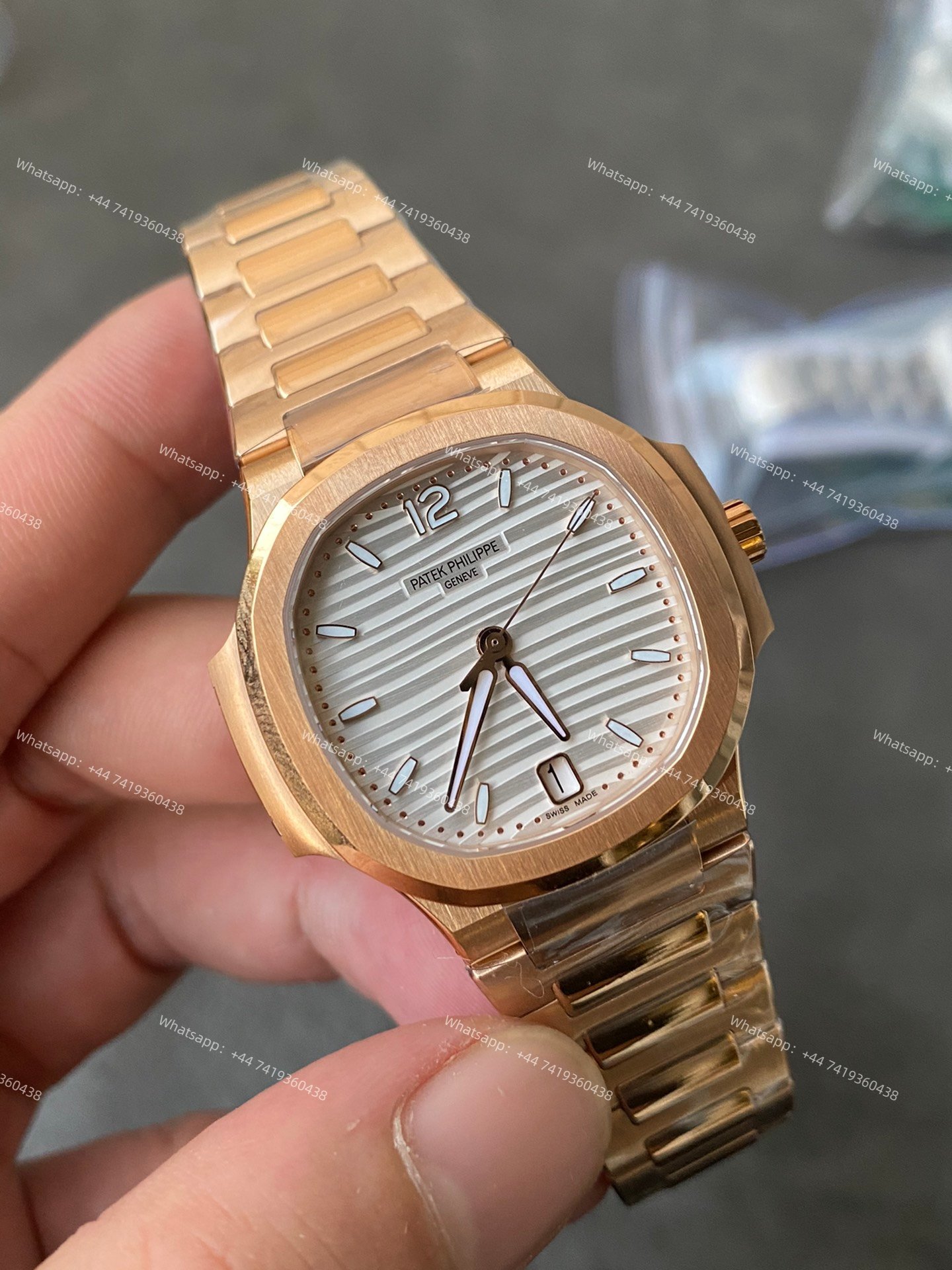 Patek Philippe Super Clone Nautilus 7118/1R-001  Rose Gold 35.2mm