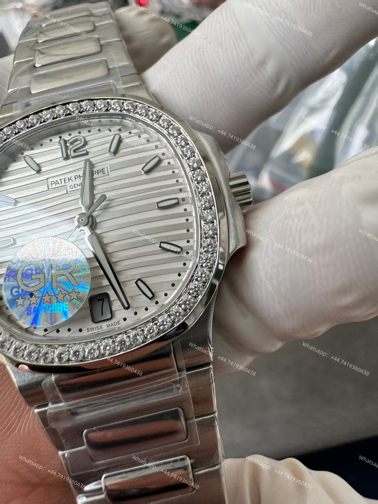 Patek Philippe Super Clone Nautilus 7118/1200A-010 White Dial Diamond Bezel 35.2mm