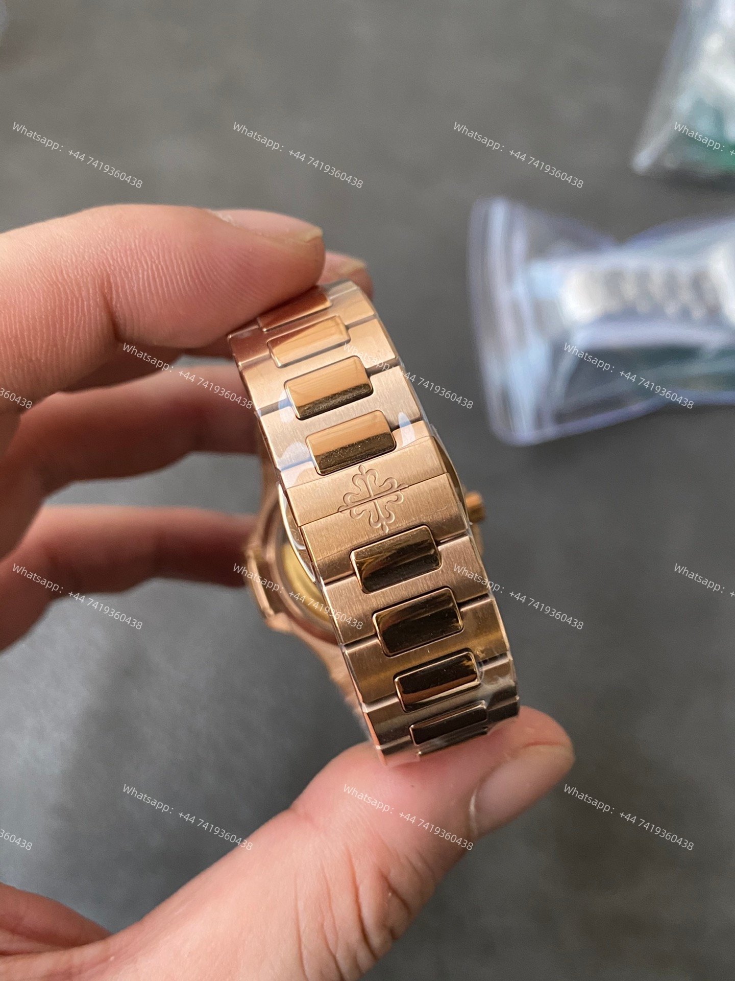 Patek Philippe Super Clone Nautilus 7118/1R-001  Rose Gold 35.2mm