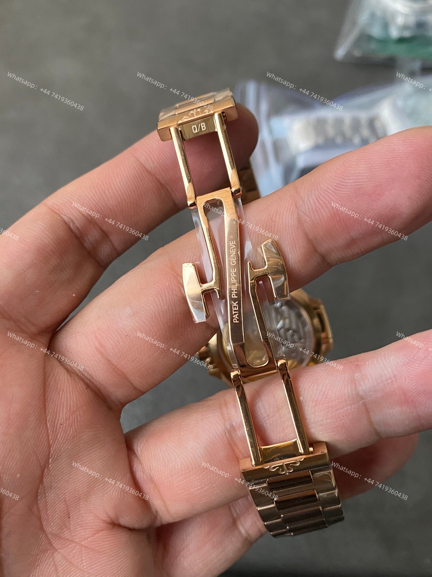 Patek Philippe Super Clone Nautilus 7118/1R-001  Rose Gold 35.2mm