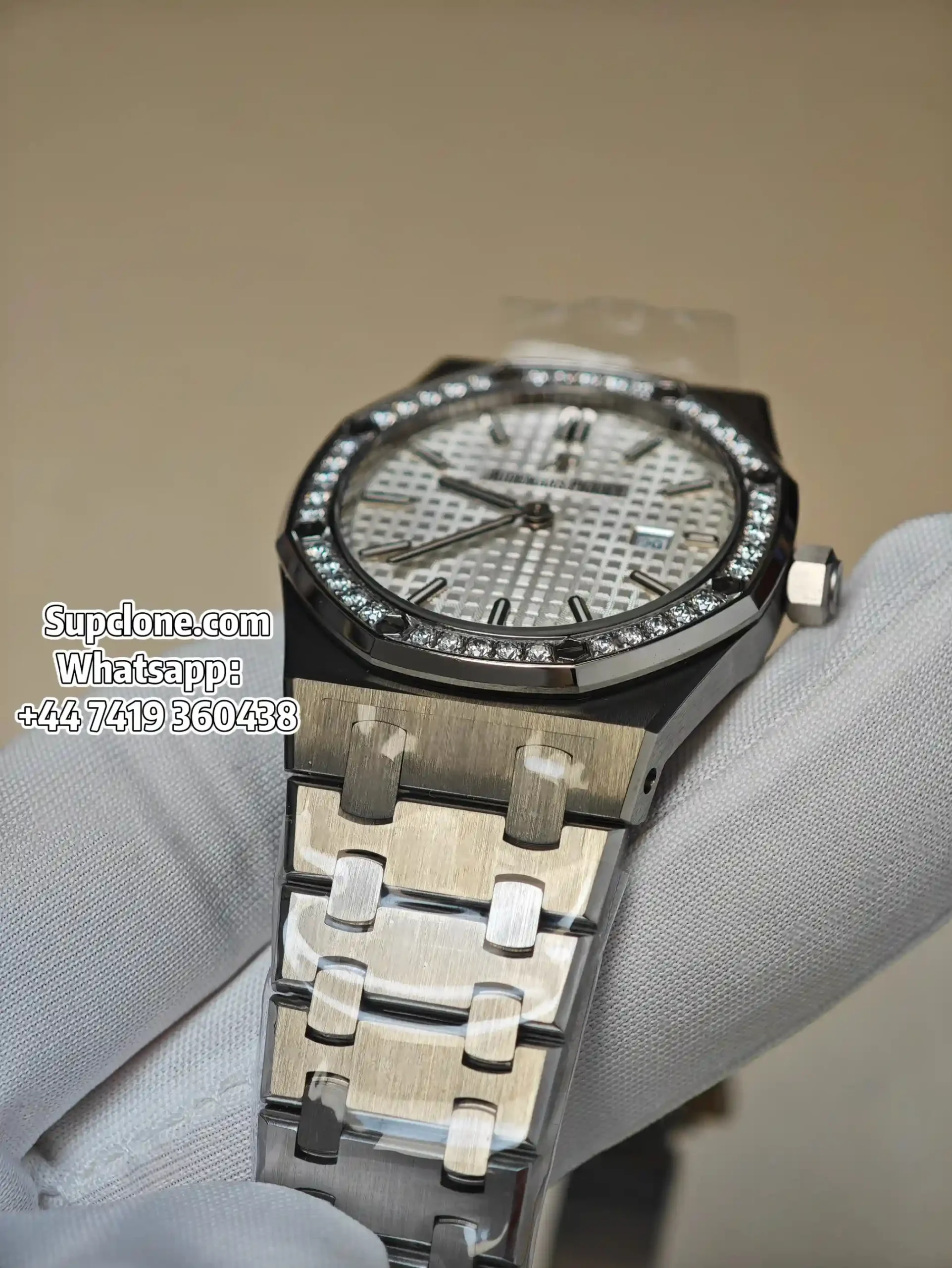 Audemars Piguet Super Clone Royal Oak Quartz 33mm 67651ST Diamond Bezel Steel Tapisserie Dial (11) Audemars Piguet Super Clone Royal Oak Quartz 33mm 67651ST Diamond Bezel Steel Tapisserie Dial