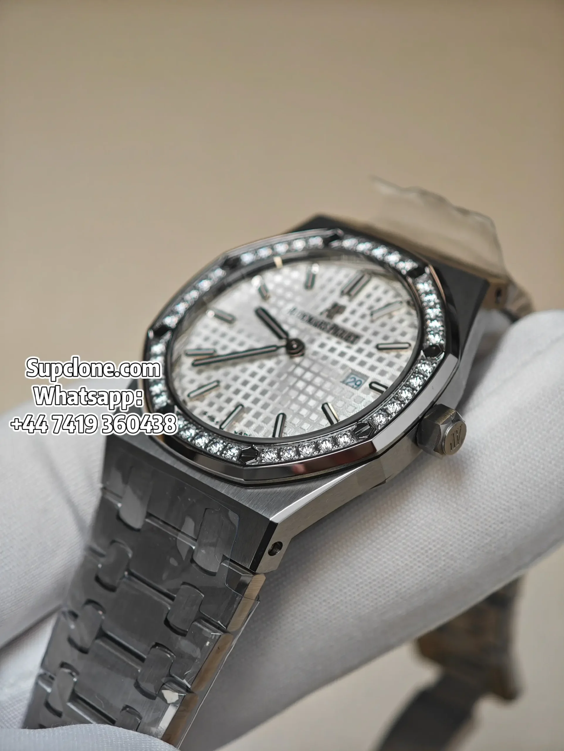 Audemars Piguet Super Clone Royal Oak Quartz 33mm 67651ST Diamond Bezel Steel Tapisserie Dial (12) Audemars Piguet Super Clone Royal Oak Quartz 33mm 67651ST Diamond Bezel Steel Tapisserie Dial