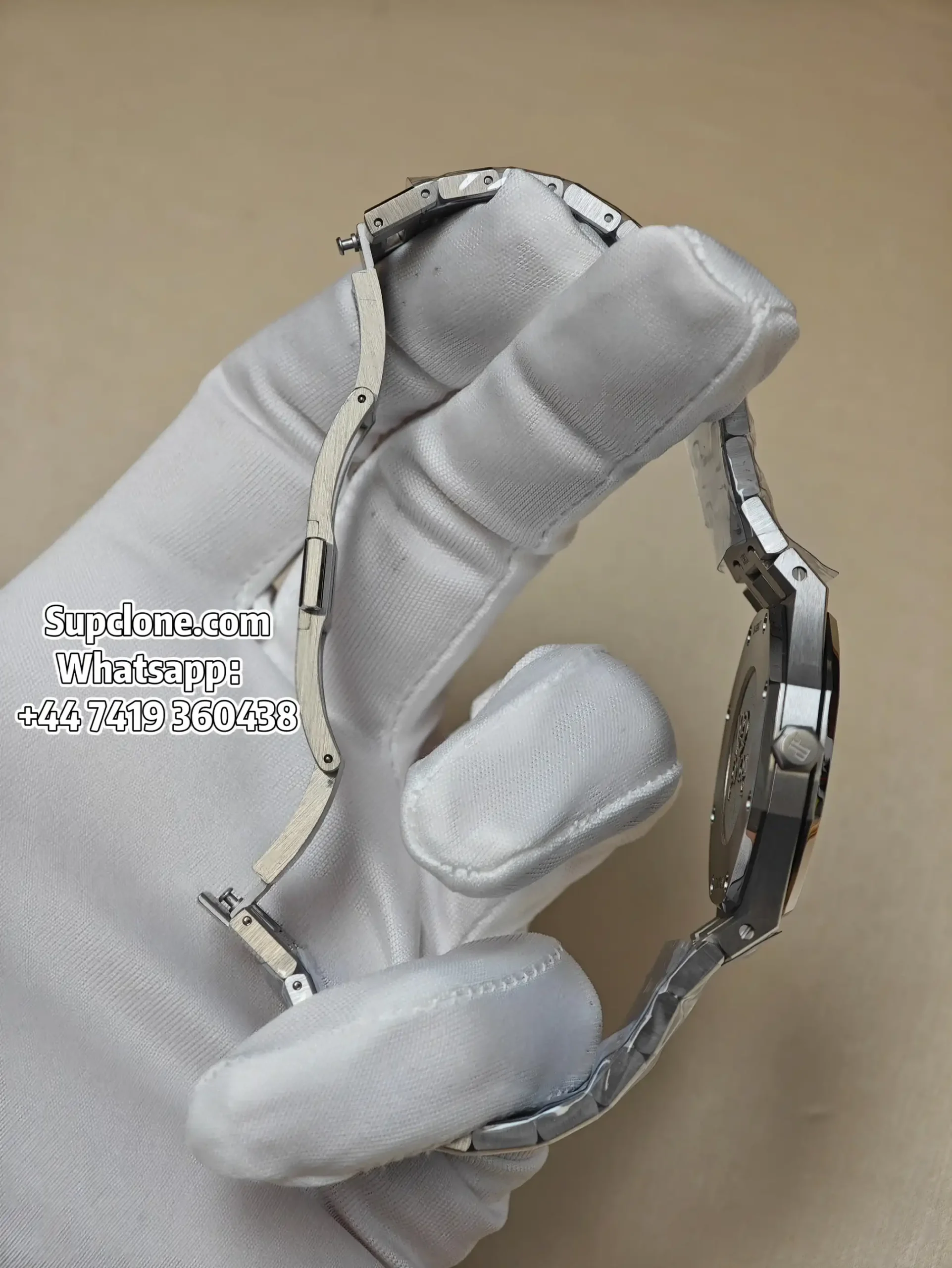 Audemars Piguet Super Clone Royal Oak Quartz 33mm 67651ST Diamond Bezel Steel Tapisserie Dial (7) Audemars Piguet Super Clone Royal Oak Quartz 33mm 67651ST Diamond Bezel Steel Tapisserie Dial