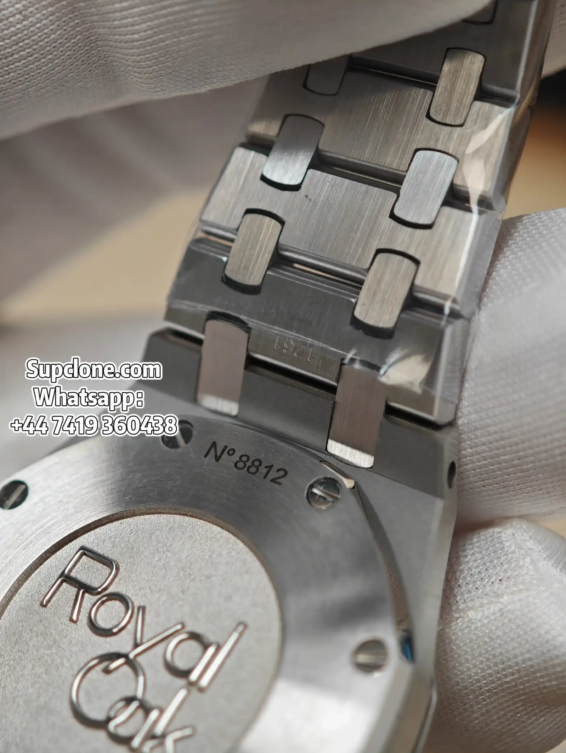 Audemars Piguet Super Clone Royal Oak Quartz 33mm 67651ST Diamond Bezel Steel Tapisserie Dial (9) Audemars Piguet Super Clone Royal Oak Quartz 33mm 67651ST Diamond Bezel Steel Tapisserie Dial