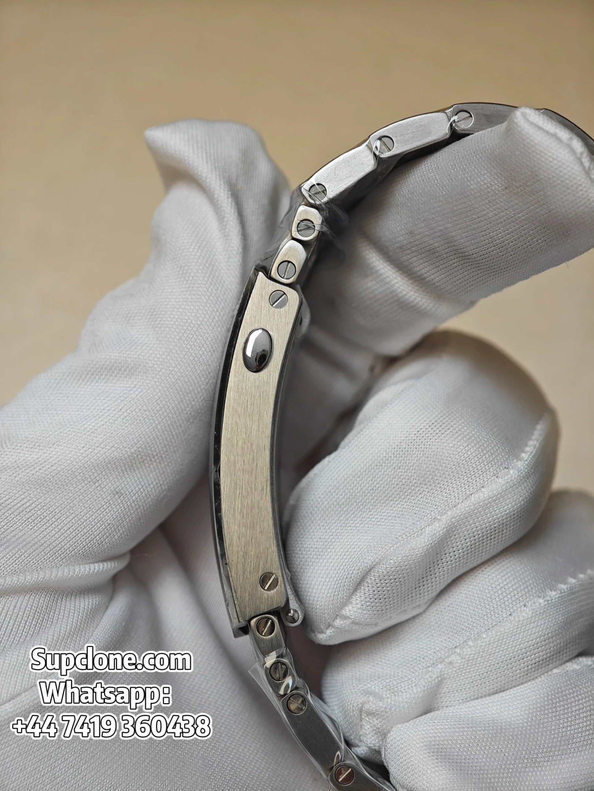 Omega Super Clone Seamaster Diver 300M James Bond (5) Omega Super Clone Seamaster Diver 300M James Bond 210.22.42.20.01.003 42mm