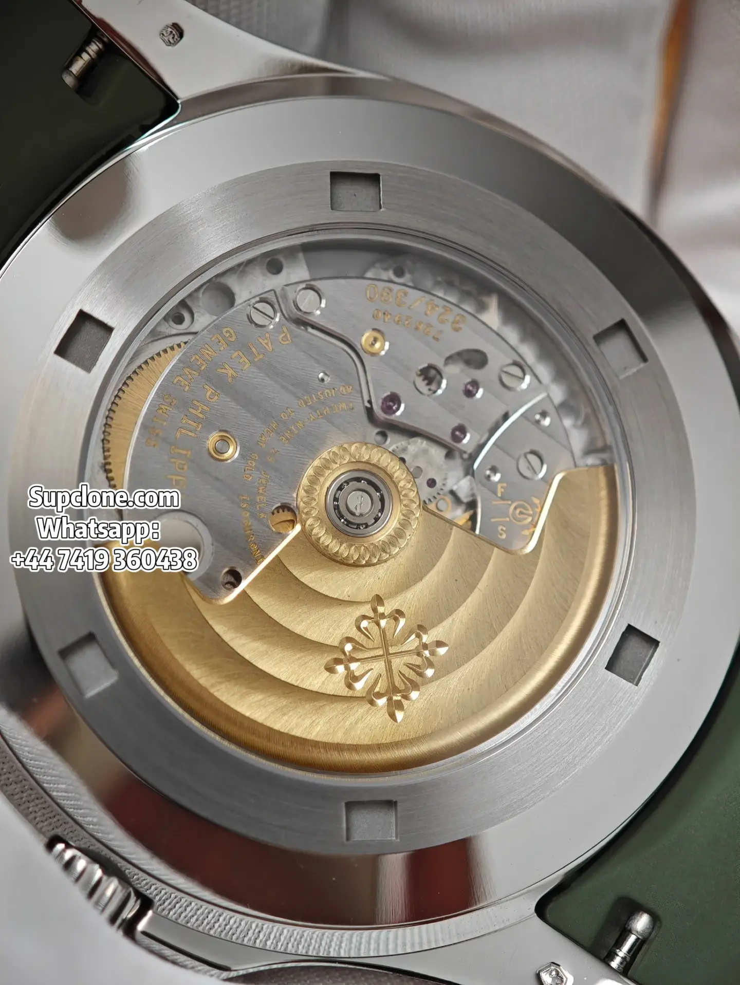 Patek Philippe Super Clone Watches Aquanaut 42 5168G-010 Avocado Green Dial