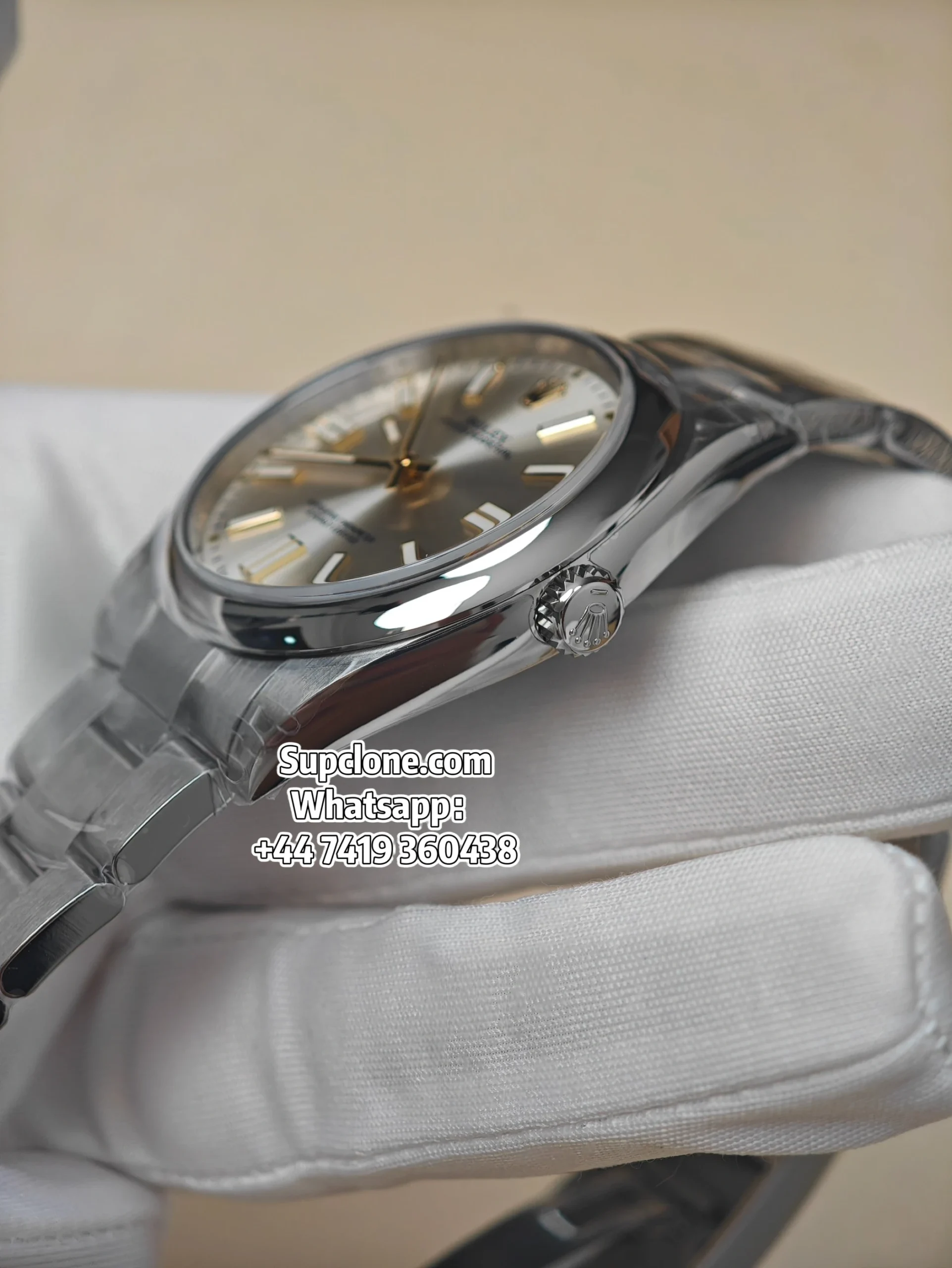 Rolex Super Clone Oyster Perpetual M124300-0001 Silver Dial 41MM (17) Rolex Super Clone Oyster Perpetual M124300-0001 Silver Dial 41MM 3230 Movement