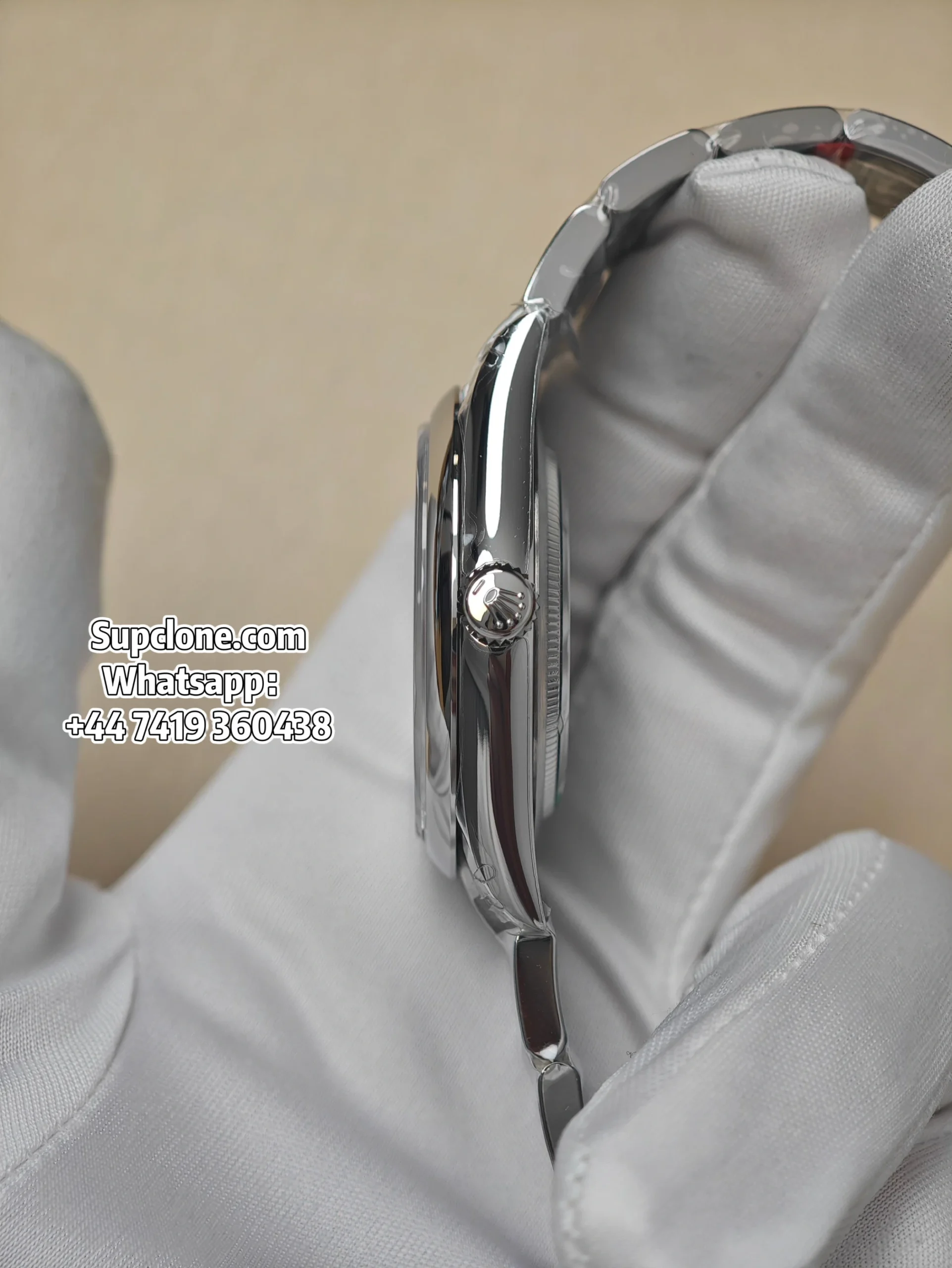 Rolex Super Clone Oyster Perpetual M124300-0001 Silver Dial 41MM (3) Rolex Super Clone Oyster Perpetual M124300-0001 Silver Dial 41MM 3230 Movement