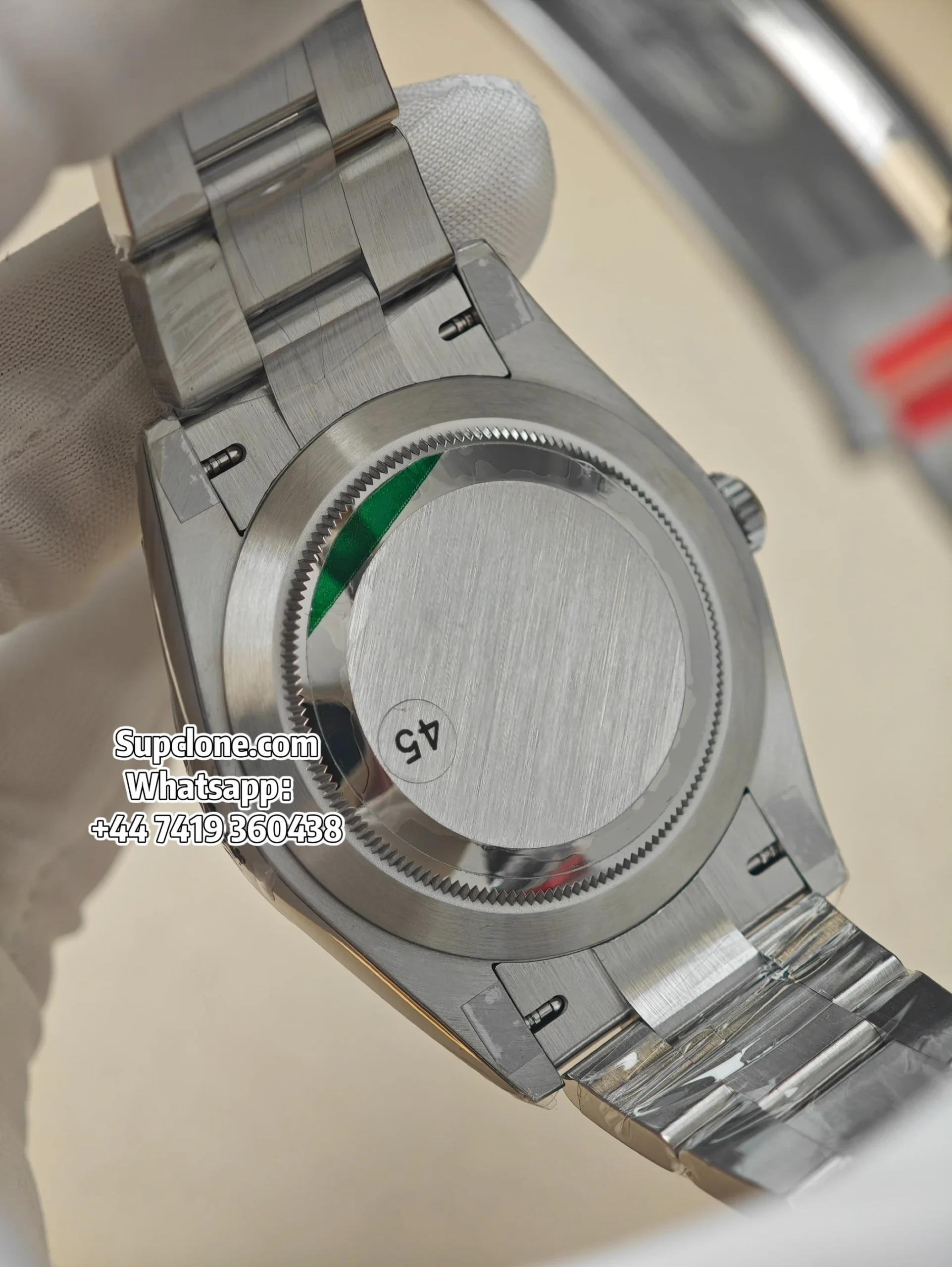 Rolex Super Clone Oyster Perpetual M124300-0001 Silver Dial 41MM (8) Rolex Super Clone Oyster Perpetual M124300-0001 Silver Dial 41MM 3230 Movement