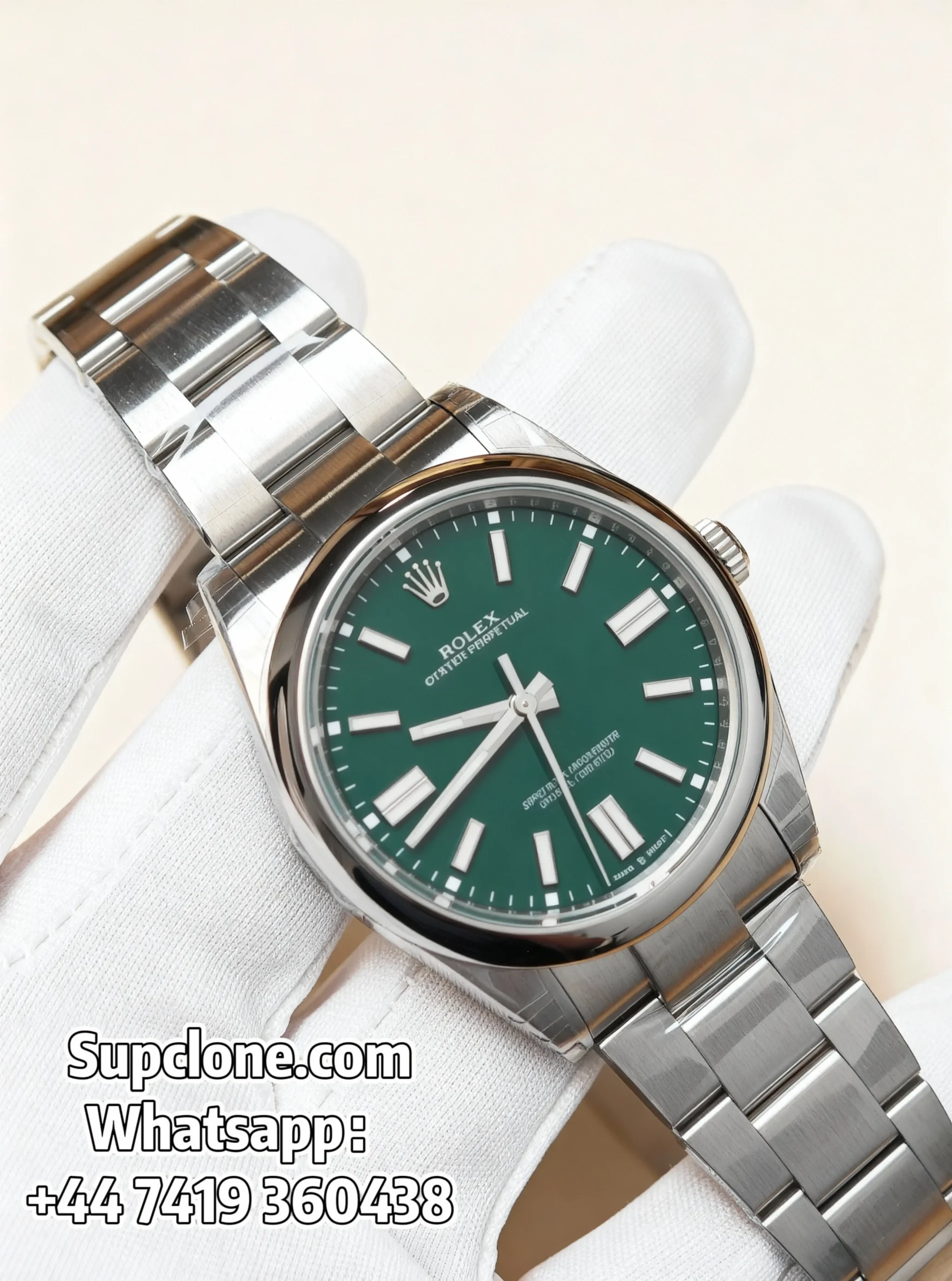 Rolex Super Clone Oyster Perpetual M124300-0004 41mm Green Dial 3230 Movement