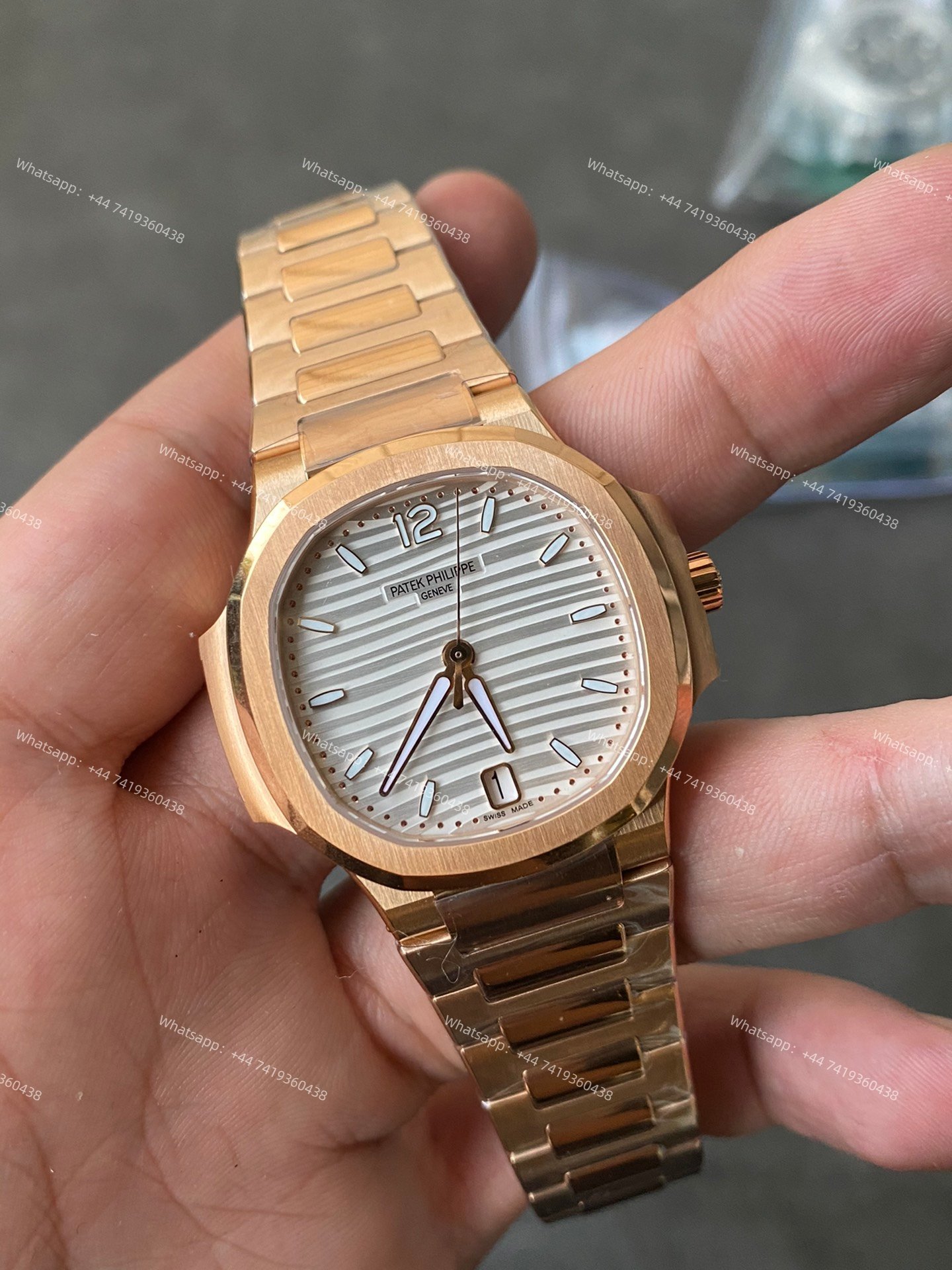 Patek Philippe Super Clone Nautilus 7118/1R-001  Rose Gold 35.2mm