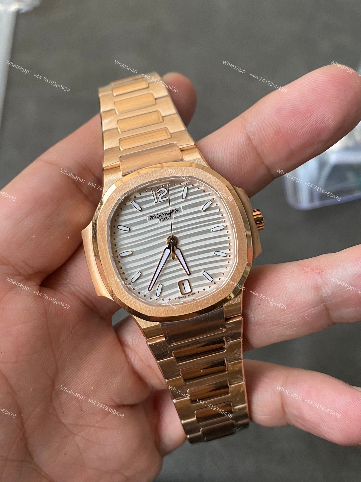 Patek Philippe Super Clone Nautilus 7118/1R-001  Rose Gold 35.2mm