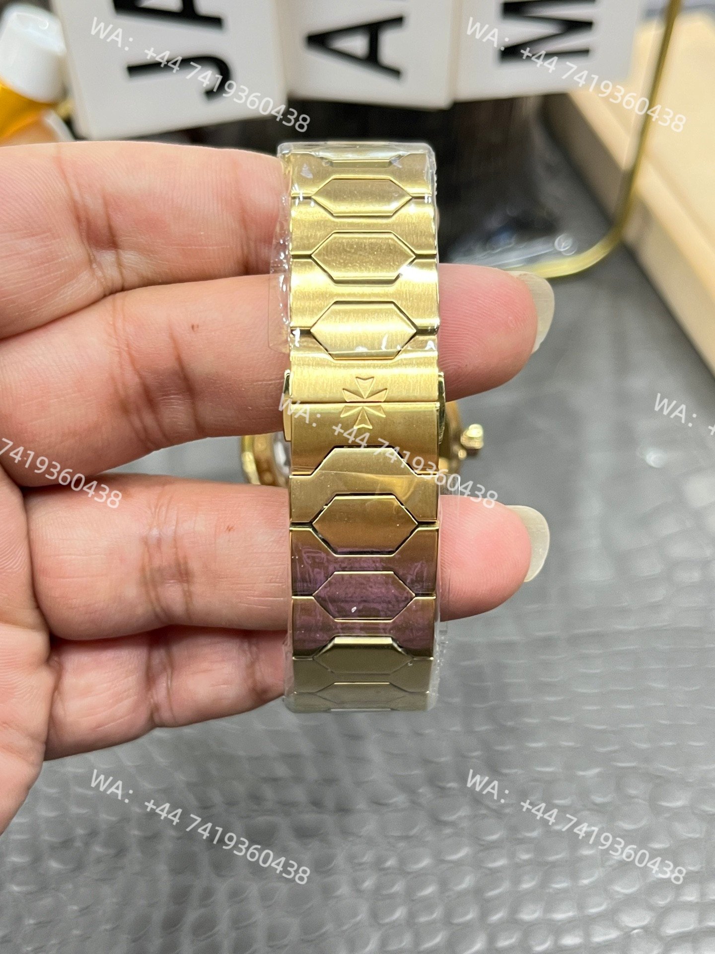 Super Clone Vacheron Constantin Historiques 222 4200H/222J-B935 - Gold Dial