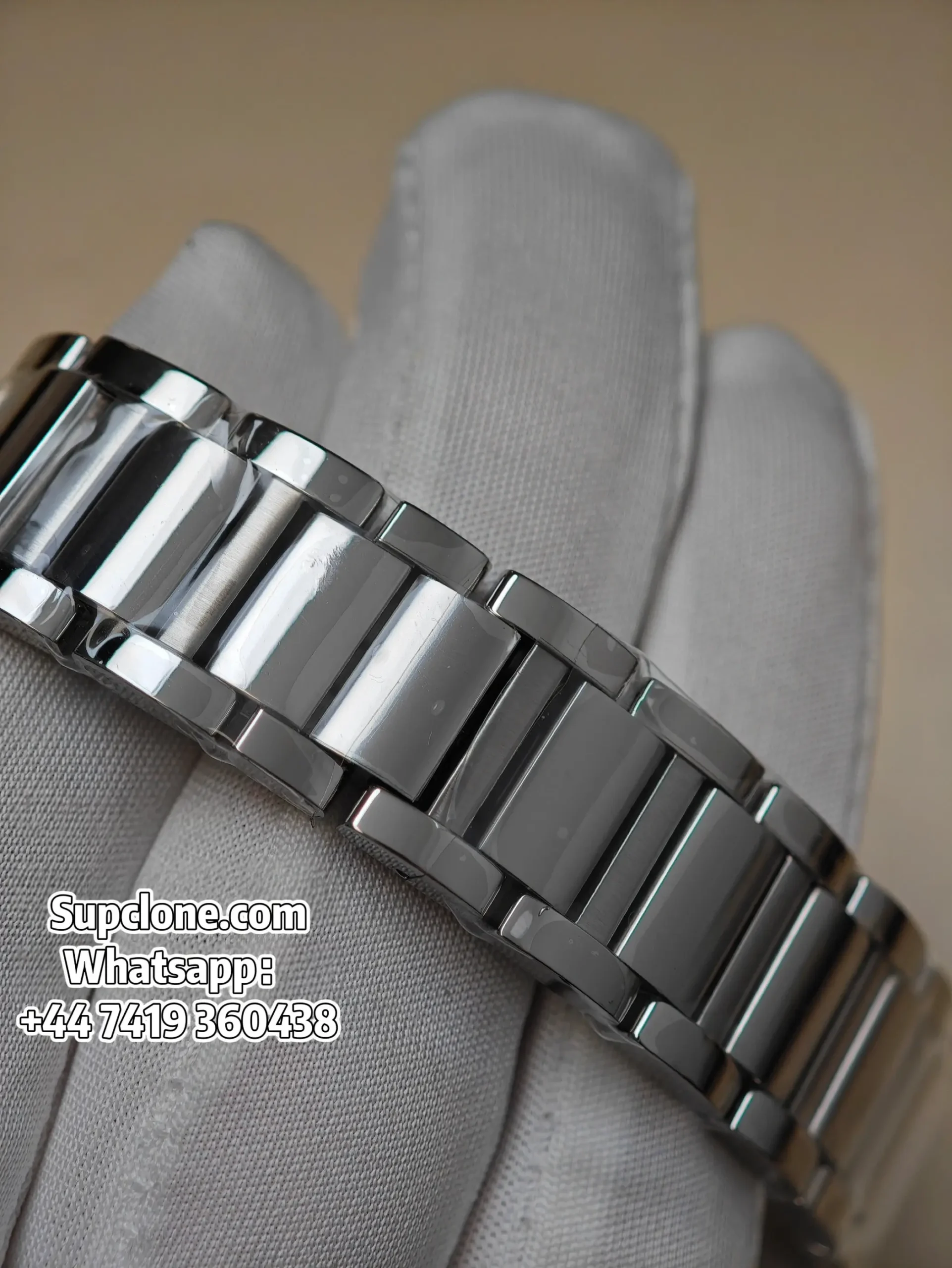 Cartier Tank WSTA0107 29.5×22mm Super Clone Quartz Replica Steel Bracelet