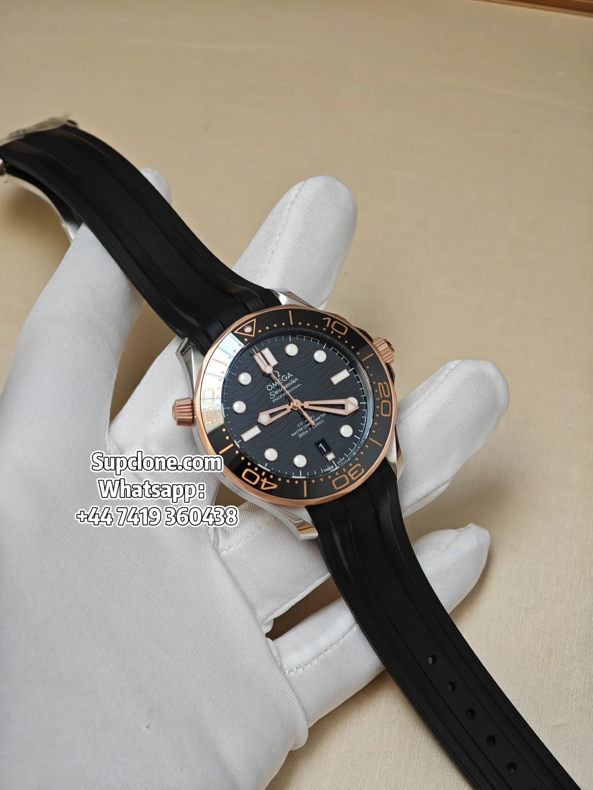 Omega Super Clone Seamaster Diver 300M 42mm Two-Tone Black Dial Rubber Strap