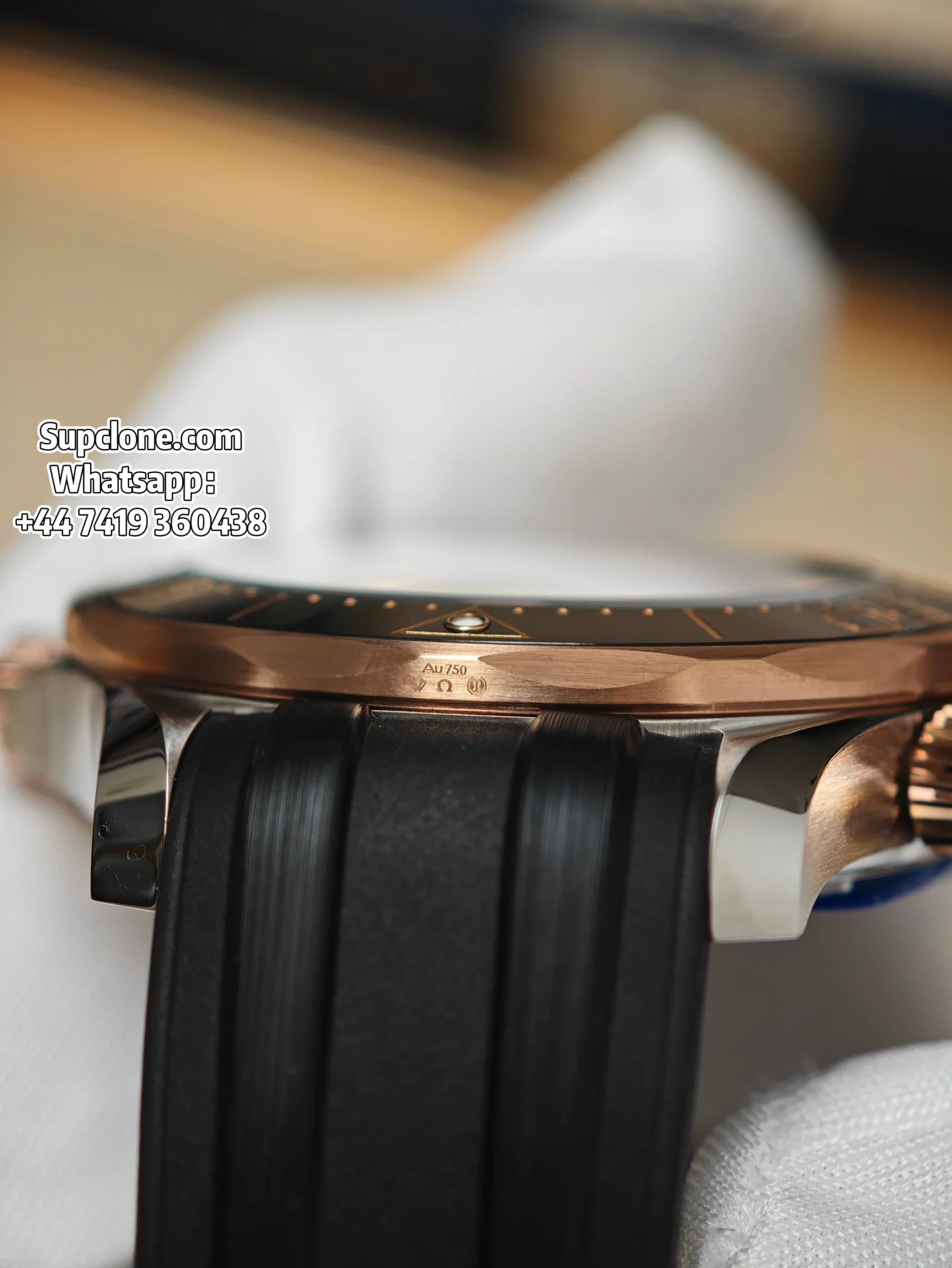 Omega Super Clone Seamaster Diver 300M 42mm Two-Tone Black Dial Rubber Strap