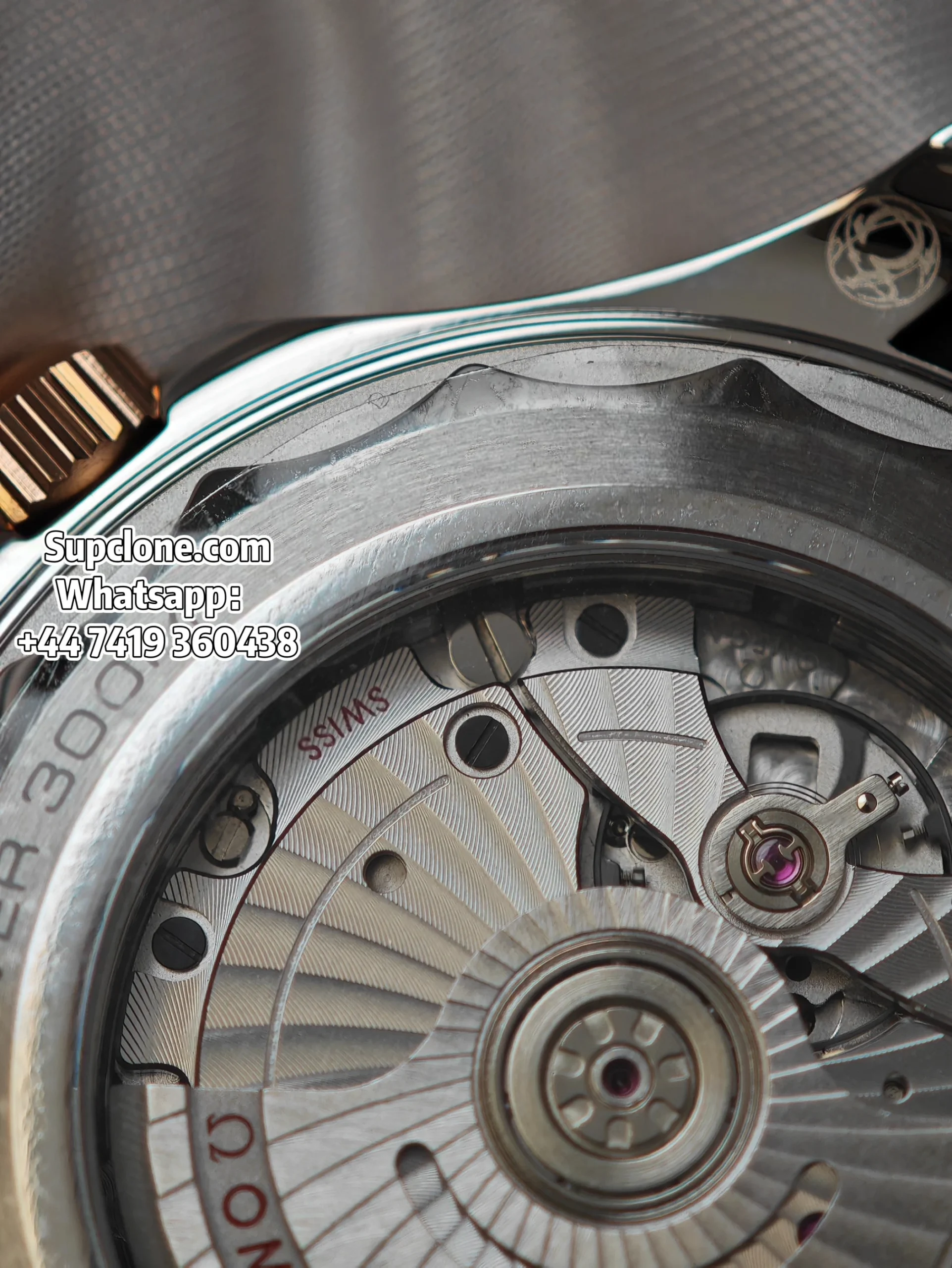 Omega Super Clone Seamaster Diver 300M 42mm Two-Tone Black Dial Rubber Strap