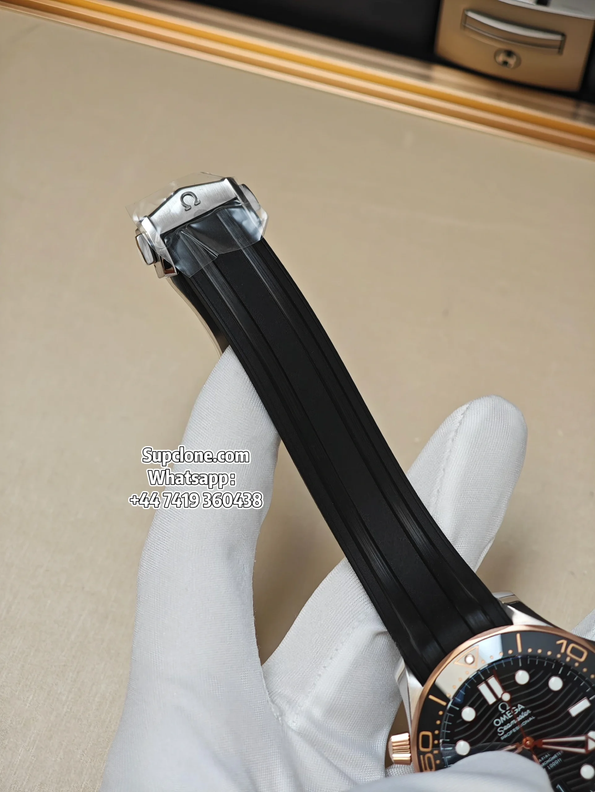 Omega Super Clone Seamaster Diver 300M 42mm Two-Tone Black Dial Rubber Strap