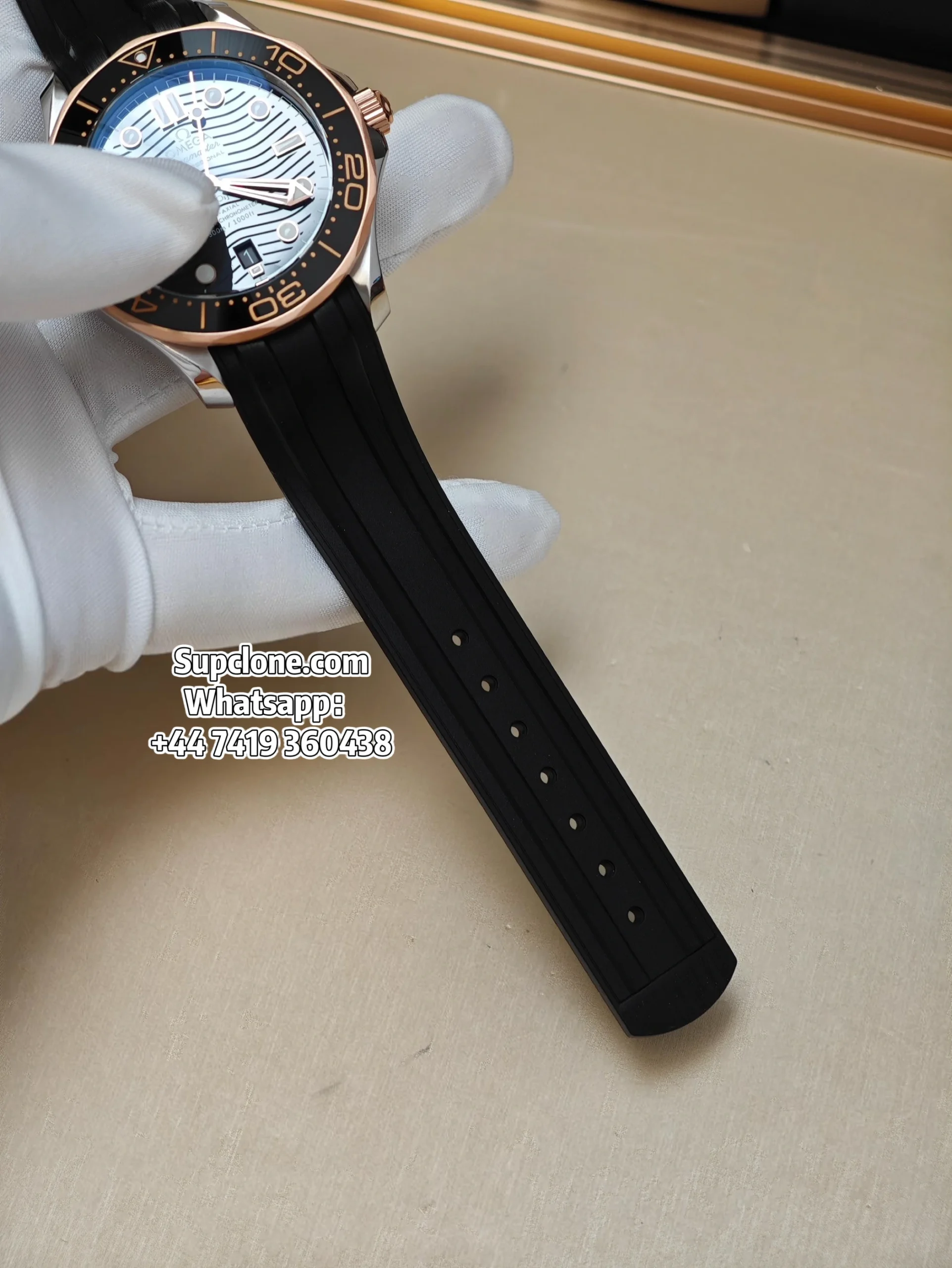 Omega Super Clone Seamaster Diver 300M 42mm Two-Tone Black Dial Rubber Strap