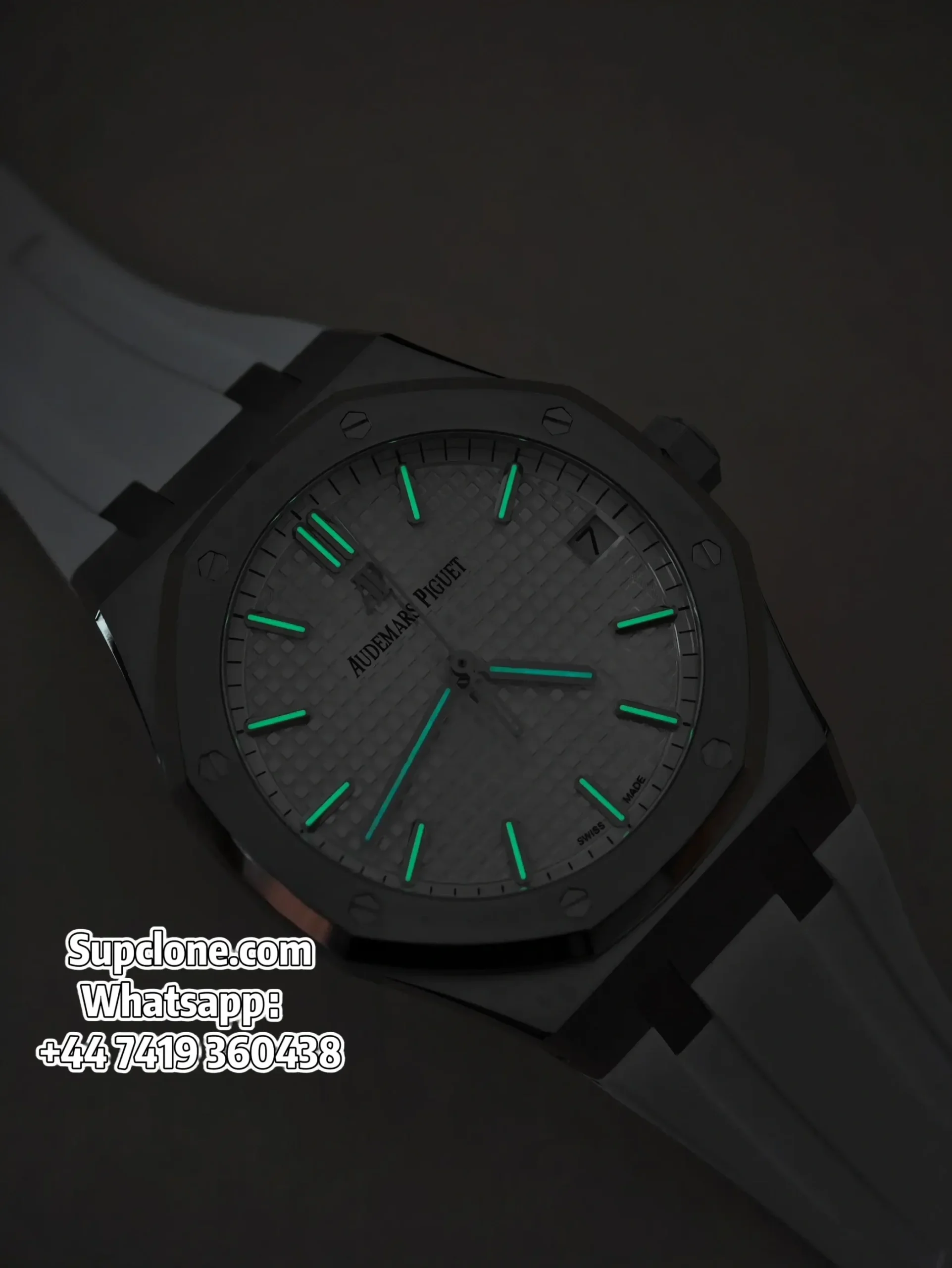 Audemars Piguet Super Clone Watches Royal Oak 41 15500ST Silver Dial White Rubber Strap (13) Audemars Piguet Super Clone Watches Royal Oak 41 15500ST Silver Dial White Rubber Strap