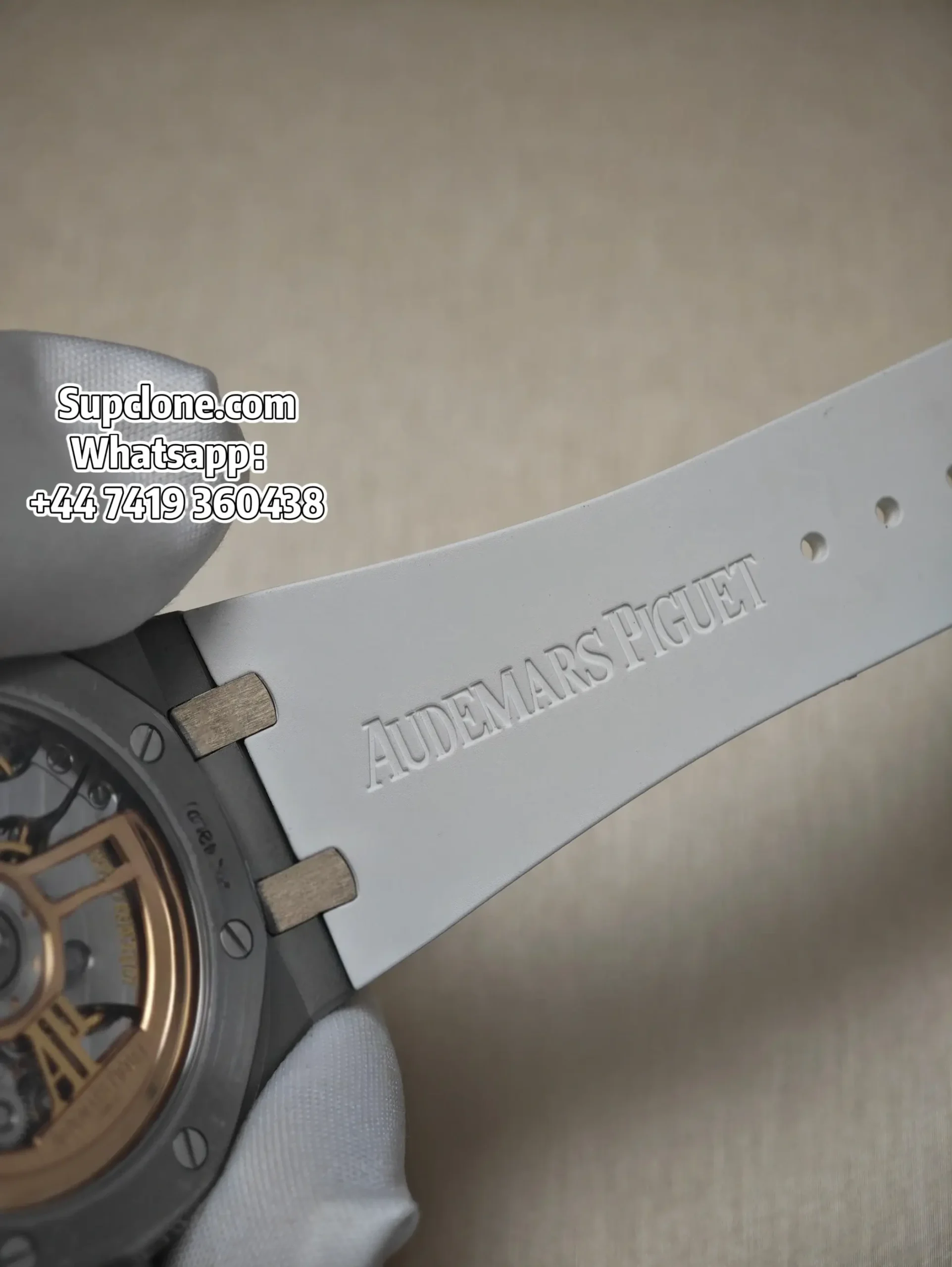 Audemars Piguet Super Clone Watches Royal Oak 41 15500ST Silver Dial White Rubber Strap (8) Audemars Piguet Super Clone Watches Royal Oak 41 15500ST Silver Dial White Rubber Strap
