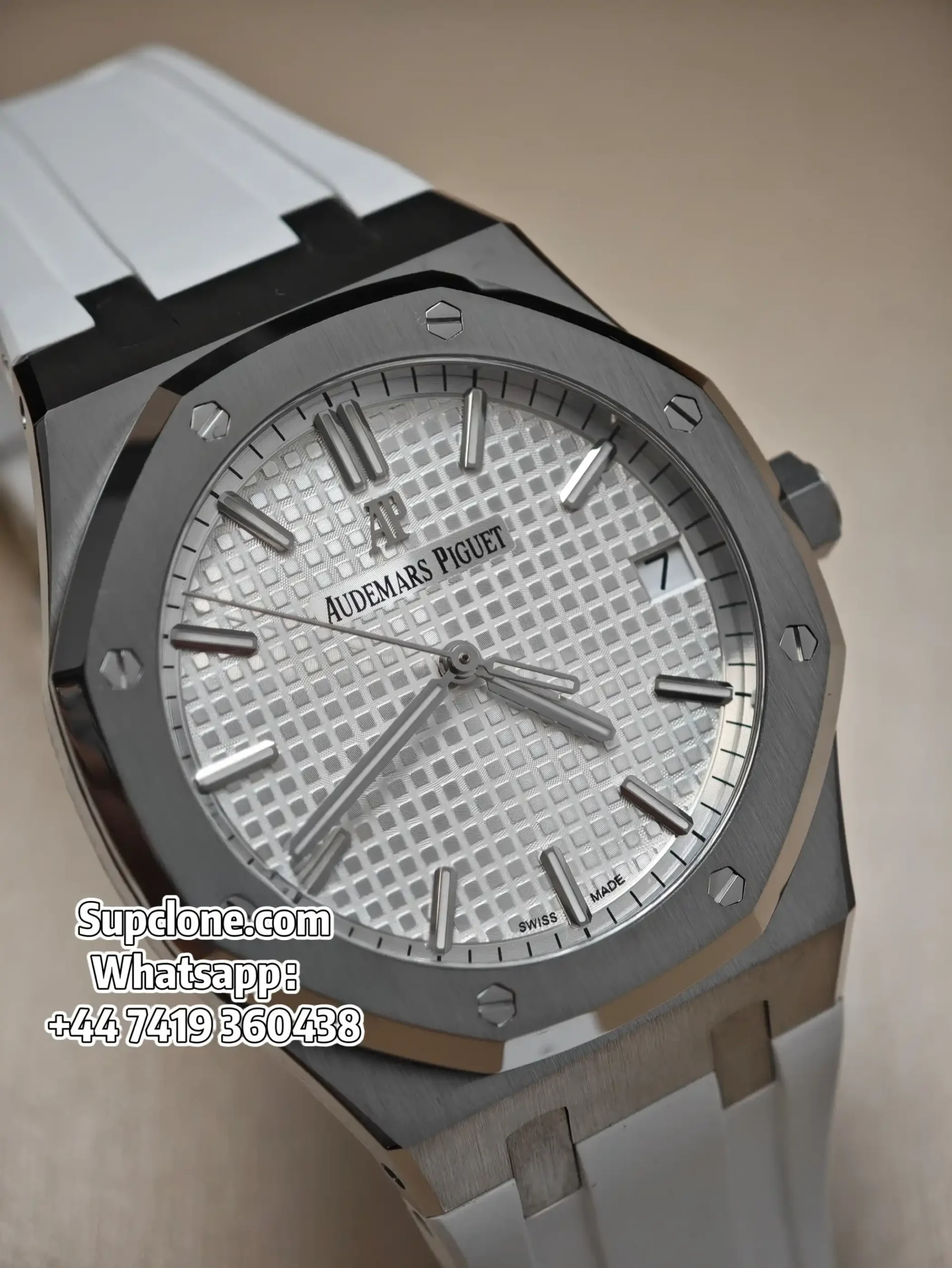 Audemars Piguet Super Clone Watches Royal Oak 41 15500ST Silver Dial White Rubber Strap (9) Audemars Piguet Super Clone Watches Royal Oak 41 15500ST Silver Dial White Rubber Strap